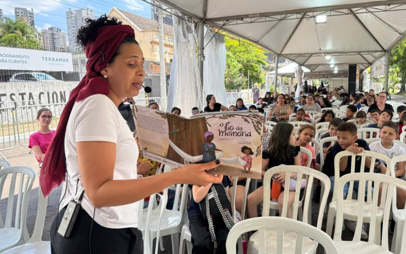 Feira ainda conta com leitura e contação de histórias | abc+