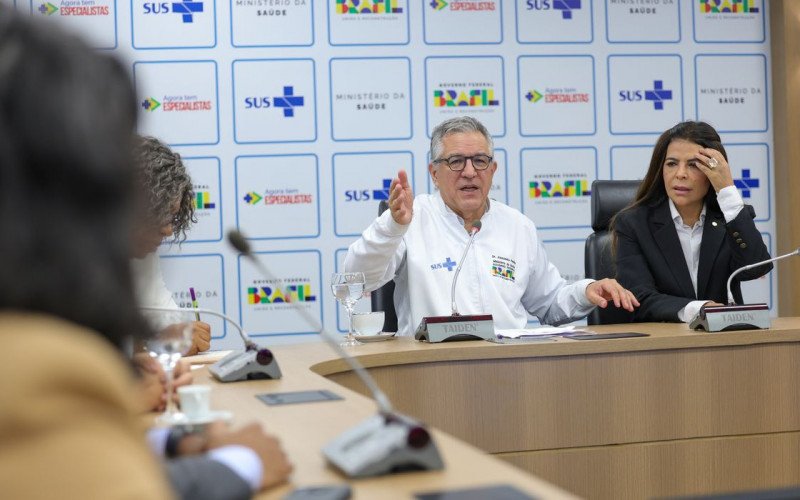 Saúde anuncia compra de 2,8 milhão de doses contra vírus sincicial  | abc+