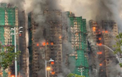 VÍDEO: Bombeiro e moradores morrem durante incêndio em condomínio com torres de 31 andares; vítimas ficaram presas nos prédios em chamas