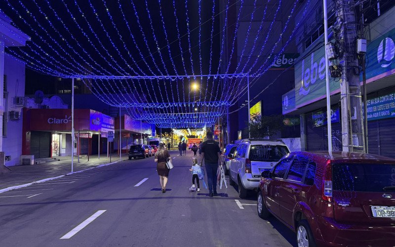 Decoração na Avenida Pedro Adams Filho