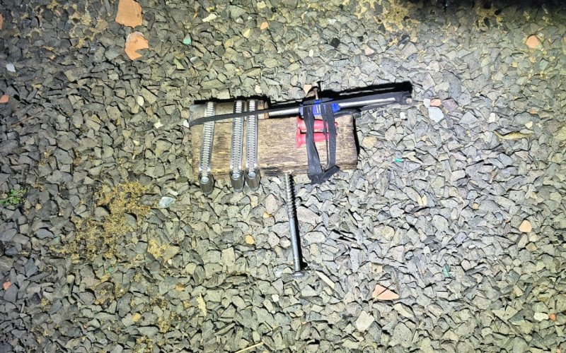 Arma artesanal acabou nas mãos de servidores da Guarda após abordagem na terça-feira (25) | abc+