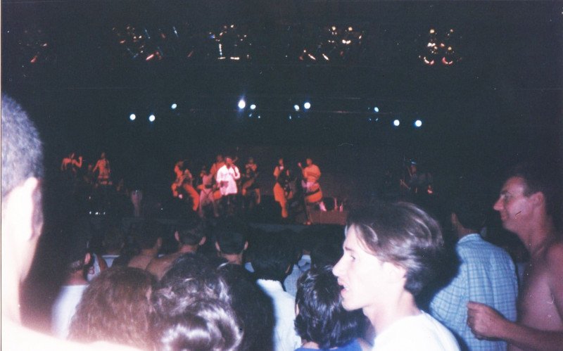 Olodum subiu ao palco na segundo noite para agradecer ao pequeno público presente