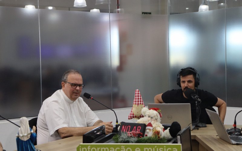 Reitor do Santuário das Mães, padre Júlio Marcelino dos Santos, convida para missa especial durante programa NH10