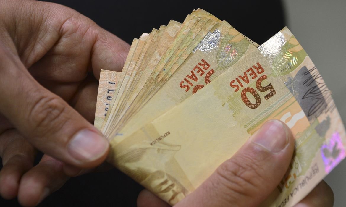 Isenção do Imposto de Renda para pessoas que ganham até R$ 5 mil mensais está em vigor na folha de pagamento desde o dia 1º de janeiro de 2026 | abc+
