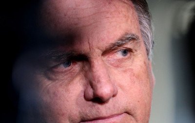 Moraes autoriza visita de Tarcísio a Bolsonaro, nesta quinta, em prisão de Brasília