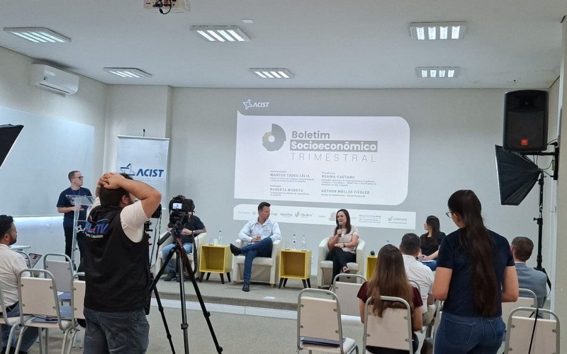 Painel ocorreu após apresentação do Boletim da Acist-SL