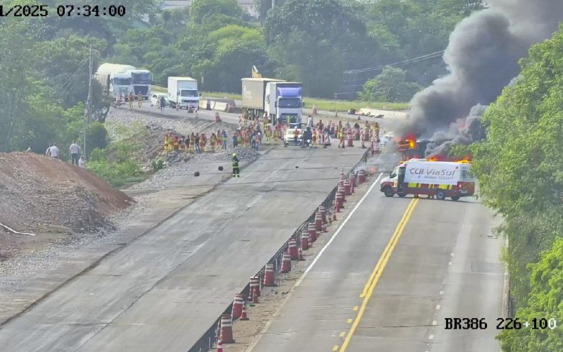 Caminhão pegou fogo em Mormaço na BR-386 | abc+