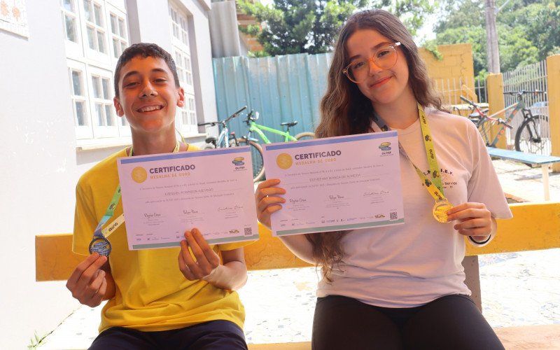 Alunos de escolas de Morro Reuter s&atilde;o aprovados na Olimp&iacute;ada Brasileira de Educa&ccedil;&atilde;o Financeira. Ezequiel e Esthefany foram medalhistas pelo segundo ano consecutivo.