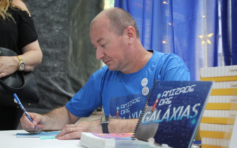 Emef Duque de Caxias promove Feira do Livro em Canoas | abc+