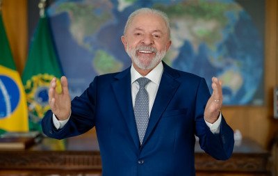 "É quase um 14º salário", diz Lula sobre isenção no Imposto de Renda para quem ganha até R$ 5 mil