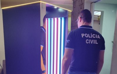 Câmara de bronzeamento é apreendida em clínica estética clandestina no Vale do Sinos
