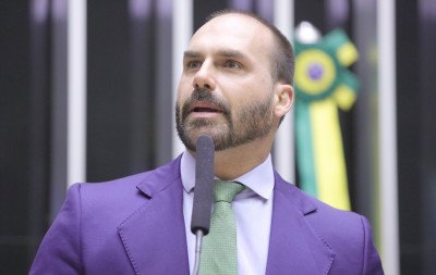 Eduardo tratou sobre filme com Vorcaro e pediu para enviar "máximo" de recursos aos EUA