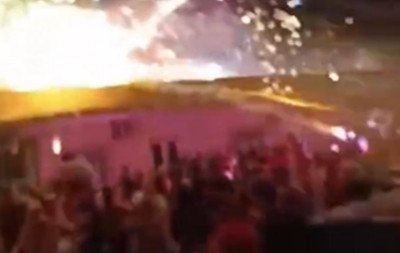 VÍDEO: Fogos de artifício em abertura de Natal deixam pessoas gravemente feridas em cidade do RS
