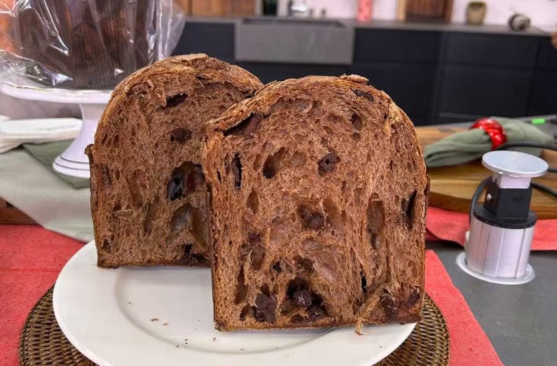 Como fazer panetone com cobertura de amêndoas e cacau 