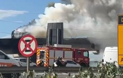 VÍDEO: Caminhão pega fogo em acesso da BR-448