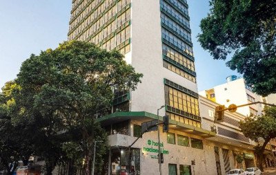 Mãe e filha morrem após queda do 10º andar de hotel em Belo Horizonte