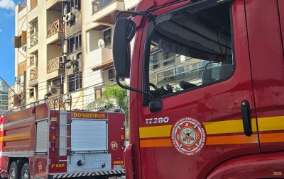 Vítima socorrida durante incêndio em prédio no Centro segue internada