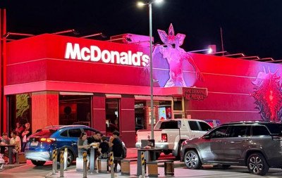 MUNDO INVERTIDO: McDonald's da região atrai consumidores com decoração do universo Stranger Things