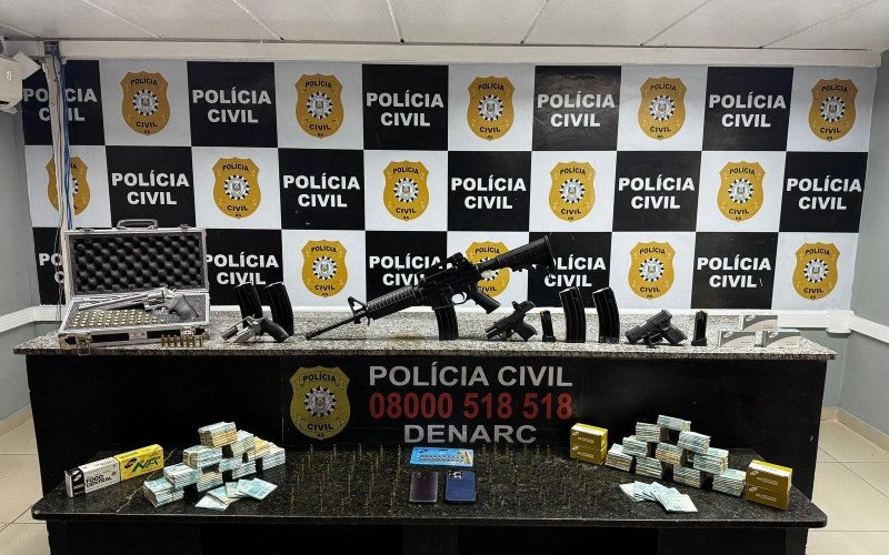 Fuzil calibre 556 pronto para o uso apreendido, nesta segunda-feira (1º), no bairro Niterói | abc+