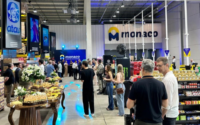 Pré-inauguração do Mônaco Atacado