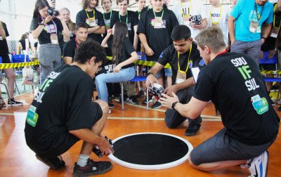 Torcidas, robôs e tecnologia transformam o IFSul em arena de inovação em Novo Hamburgo