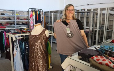 Megabazar a partir de R$ 2 reúne roupas, eletrodomésticos e até móveis em evento neste sábado (6)