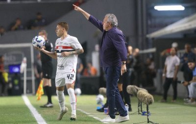 No retorno de Abel Braga, Inter perde para o São Paulo e se complica no Brasileirão