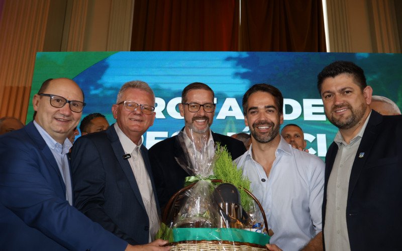 Assinatura do repasse de R$ 17,2 milhões para a construção da via alternativa à BR-116