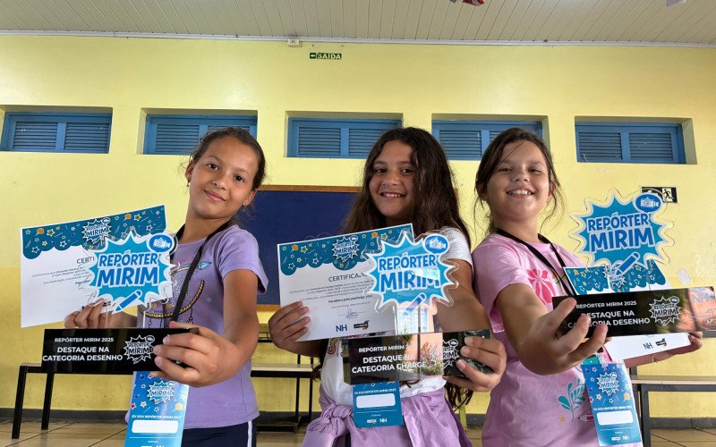 Eduarda, Amanda e Lara: Emeb Elvira Grin leva três troféus no projeto Repórter Mirim | abc+