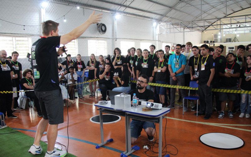 Torcidas, robôs e tecnologia transformam o IFSul em arena de inovação em Novo Hamburgo
