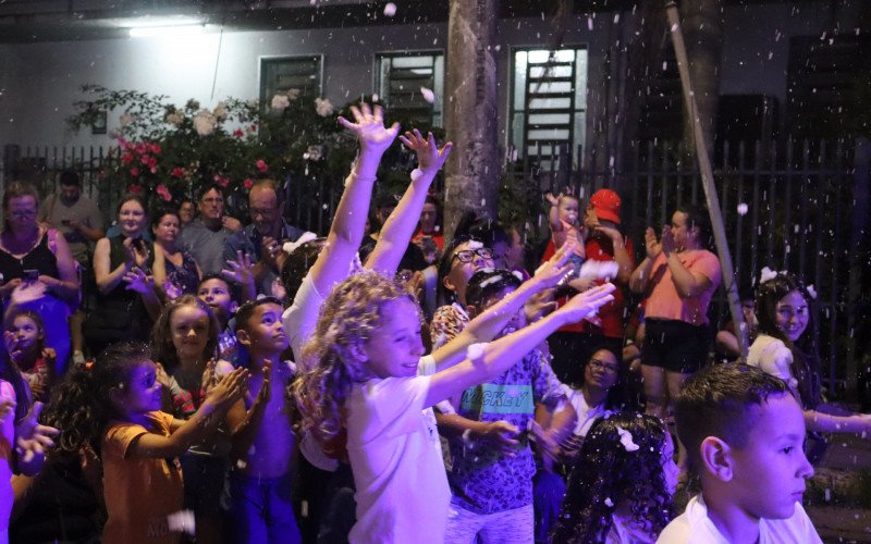 Encanto de Natal leva festividades a Rua 3 de Outubro