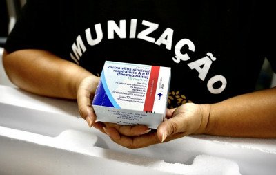 Mais de 30 mil doses de vacina que imuniza bebês contra a bronquiolite são recebidas pelo RS
