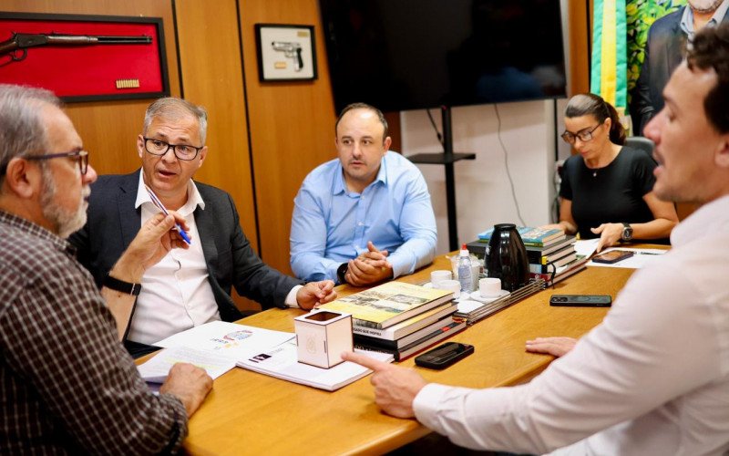 Prefeito de Montenegro, Gustavo Zanatta, busca articulações para barrar projeto que ransforma a EsFES em Centro de Treinamento Policial e transfere suas vagas para Porto Alegre, além de alterar a estrutura do 27º BPM para 5ª Companhia Independente