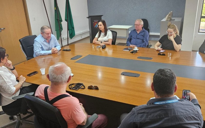 Comissão organizadora da Romaria de Padre Reus se reuniu com prefeito Heliomar nesta quinta-feira (3)