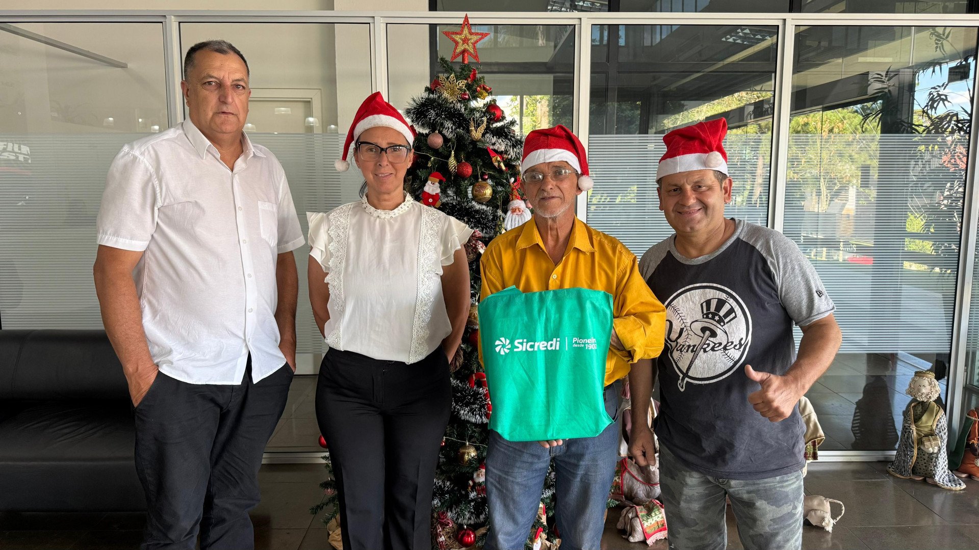 Representantes de entidades beneficentes em visita ao Jornal NH João França, Marisol, Silmara Maier, Pedrinho Oliveira, e Nelsinho Barbeiro | abc+