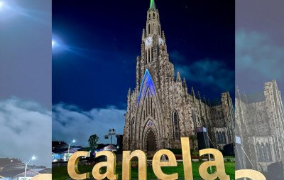 Começa a temporada do espetáculo em que o Papai Noel desce de rapel pela torre da Catedral de Pedra de Canela