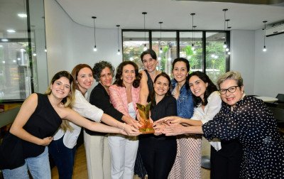Prêmio Liberdade de Imprensa, homenagem a jornais centenários e uso de IA na produção de conteúdo: como foi o encontro de fim de ano da ANJ