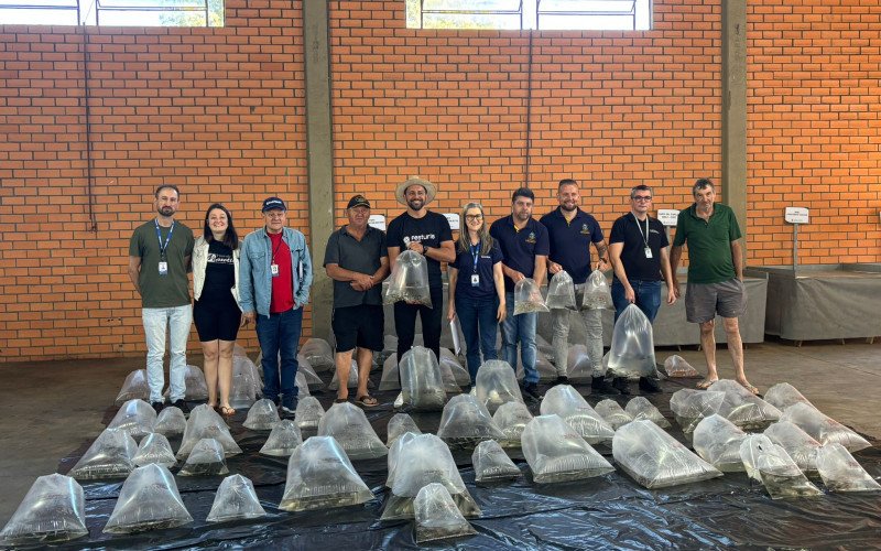 Secretaria da Agricultura e Emater distribuem cerca de 10 mil alevinos