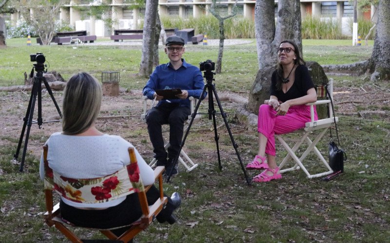 Documentário tem roteiro e direção Gustavo e Bianca