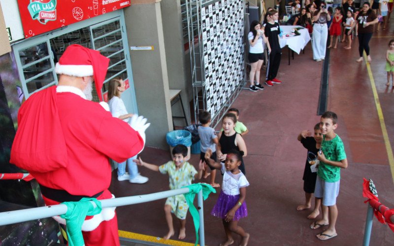 Papai Noel fez a alegria da garotada