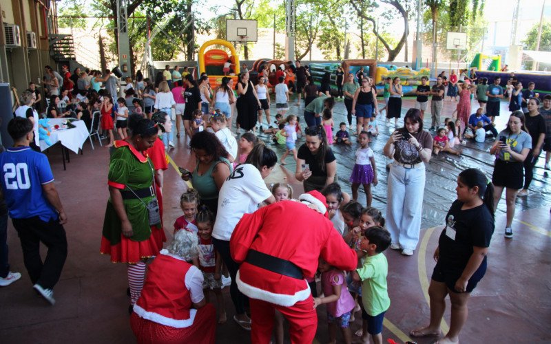 Papai Noel fez a alegria da garotada | abc+