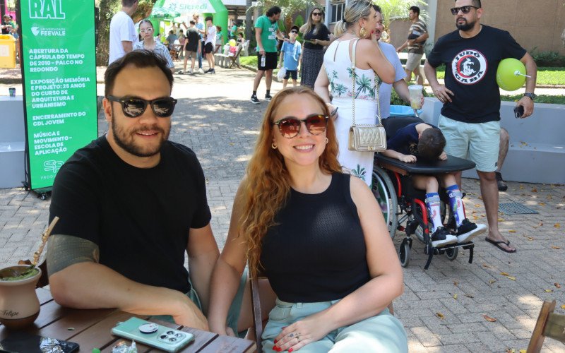 Feevale Portas Abertas conta com diversas atividades e tem entrada gratuita neste s&aacute;bado (6). Felipe e Mariana aproveitaram o evento