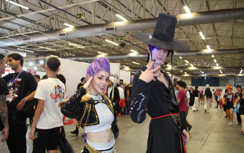 Ana Bertola e Don Shinra, cosplayers da Argentina | abc+