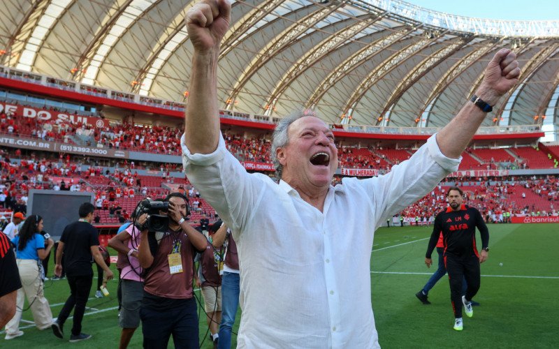 Abel Braga celebra permanência na primeira divisão e descarta continuar como técnico | abc+