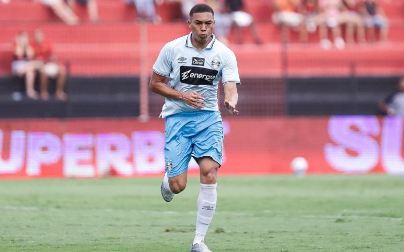 Carlos Vinícius foi o grande nome da vitória gremista