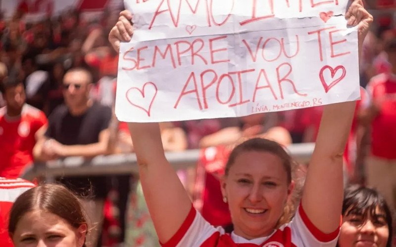Torcida do Inter comemora a permanência do Inter na Série A do Brasileirão | abc+