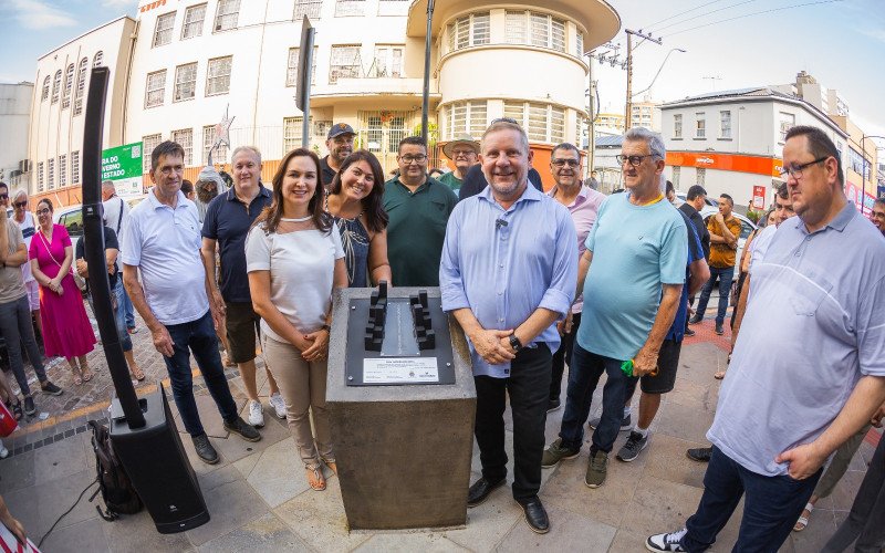 Rua Independência revitalizada foi inaugurada por autoridades neste sábado (6)
