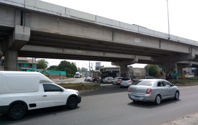 Moradores cobram urgência na instalação dos semáforos na Avenida Theodomiro Porto da Fonseca sob a RS-118, em Sapucaia do Sul