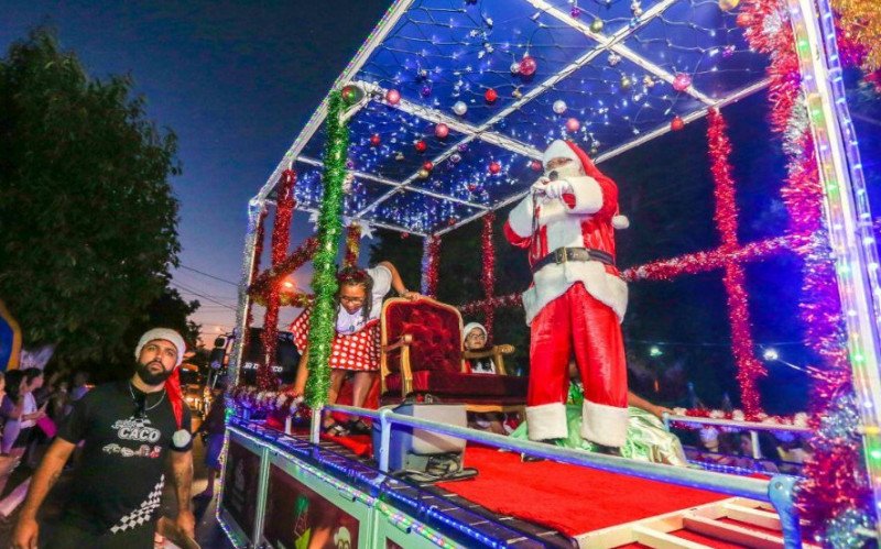 Caravana de Natal da Cia do Caco acontece nesta segunda-feira (8) em Canoas | abc+