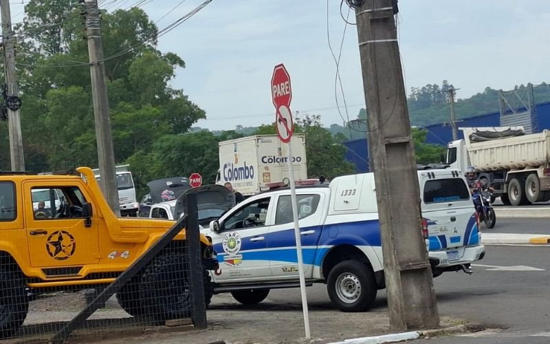 Criança de 2 anos estava dentro de carro de traficantes que fugiram por mais de seis quilômetros entre Novo Hamburgo e Estância Velha
